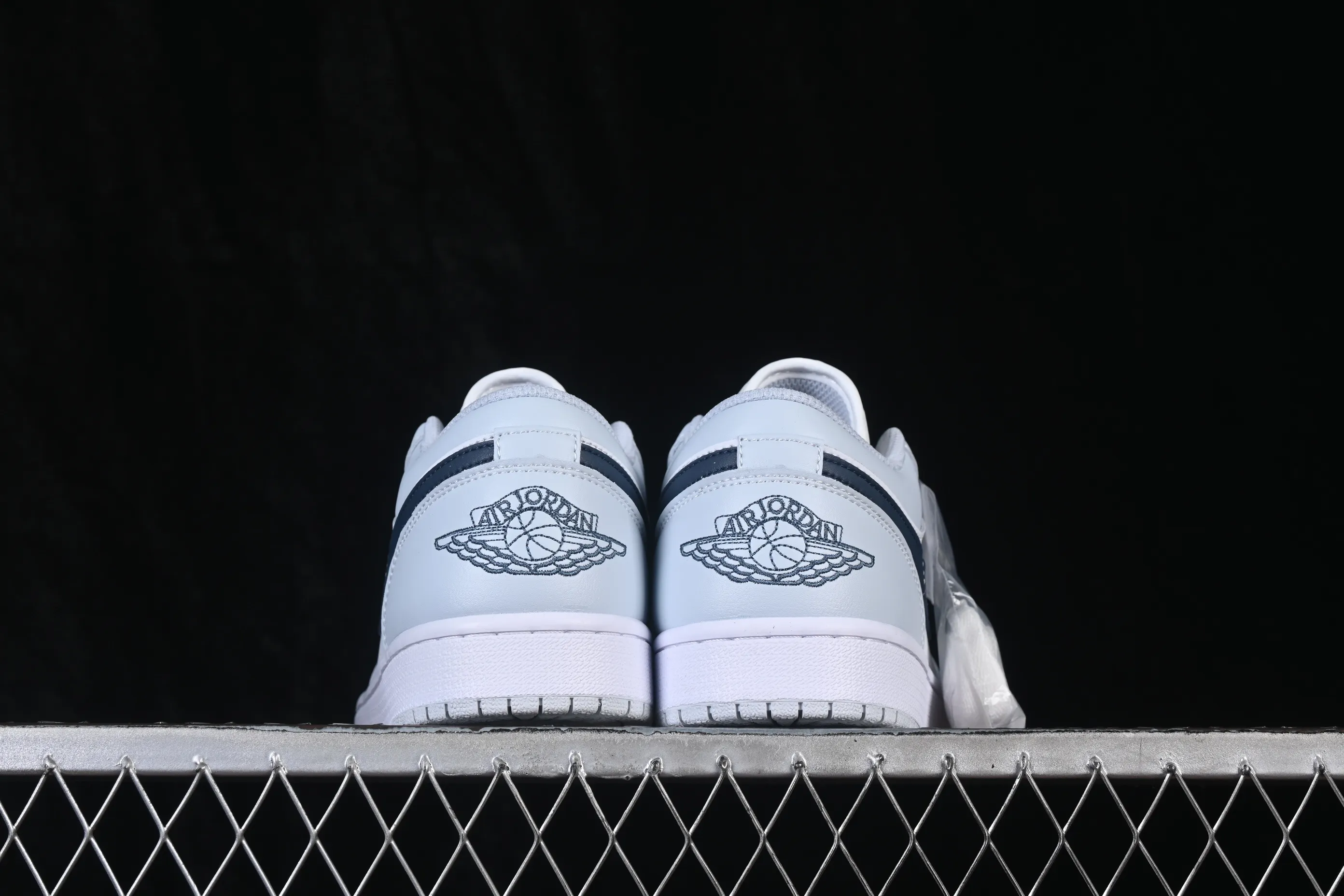 All categories Air Jordan Jordan series basketball shoes Air Jordan 1 Low Air Jordan 1 Low AJ1 Joe 1 white gray blue hook low-top retro cultural basketball shoes 553558-400
